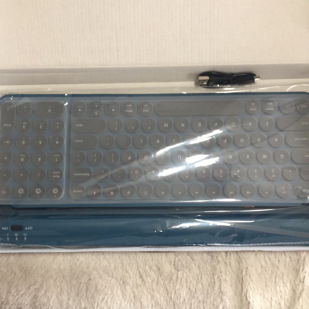 NIB Keyboard - Picture 3 of 3